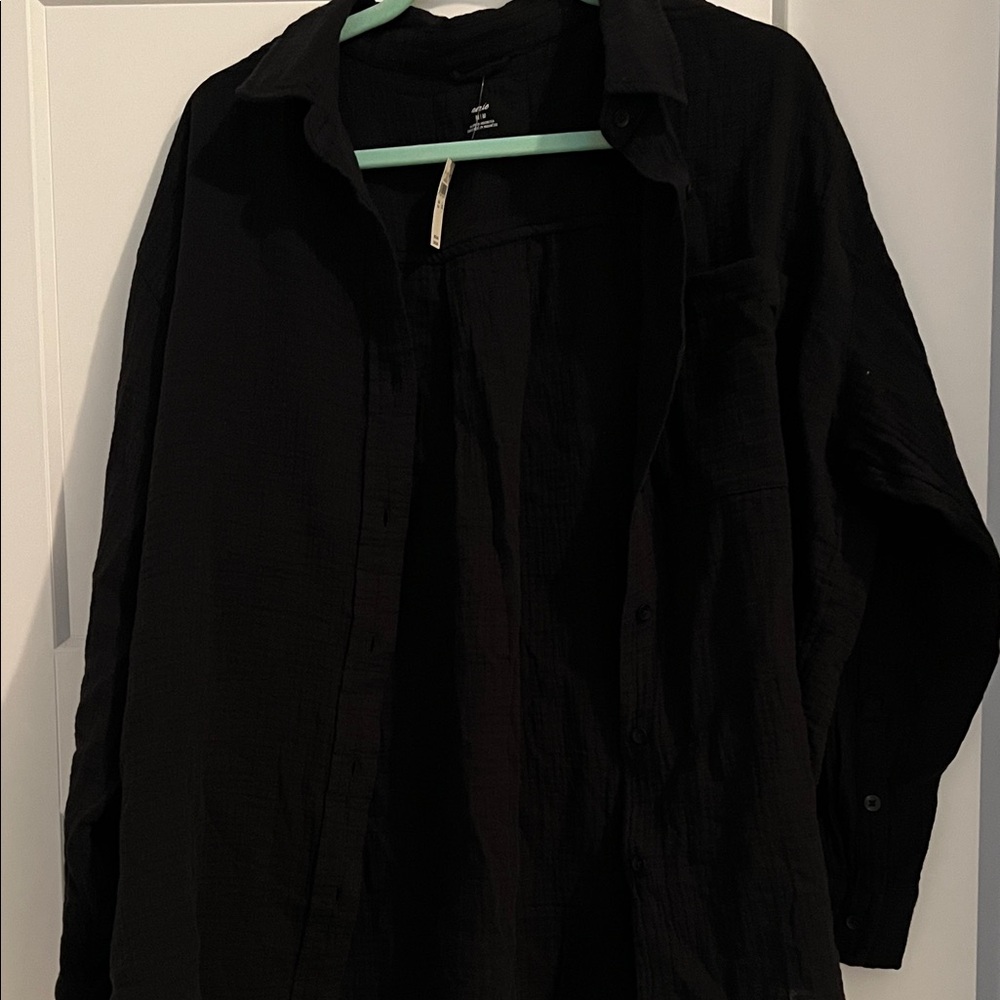 aerie Black Casual Linen Button-Down Shirt